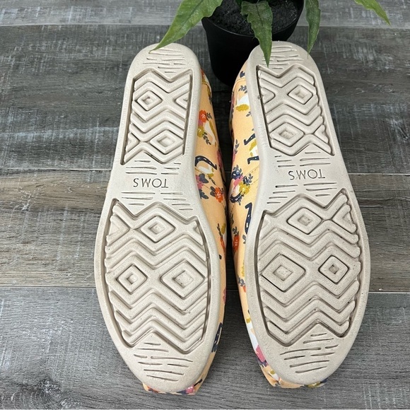 Toms Alpargata Apricot Floral Horses Lucky Horseshoe Flat  Size Women’s 9 - Picture 6 of 7
